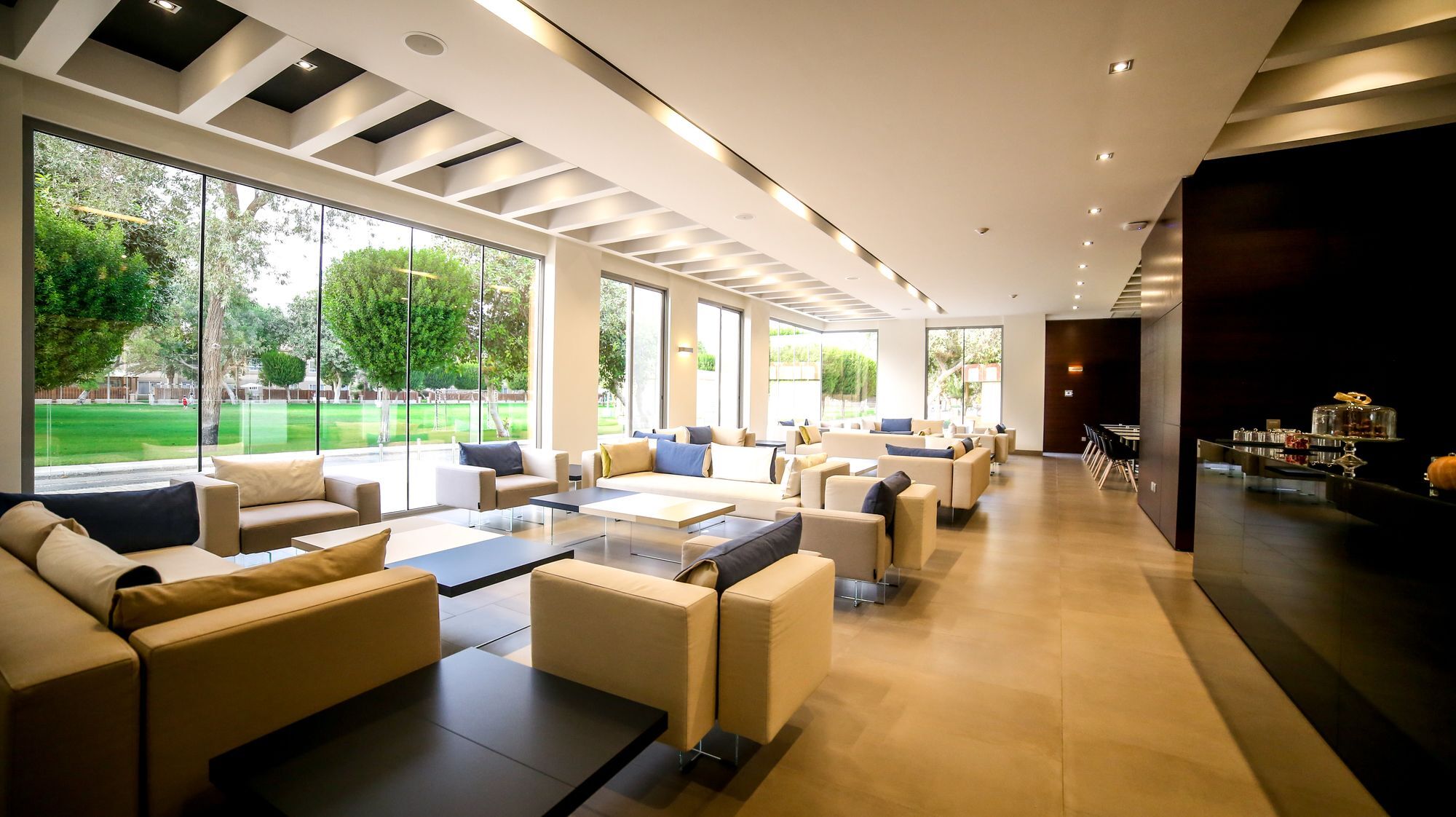 M Executive Residence & Boutique Hotel - Adults Only Al-Chubar Zewnętrze zdjęcie